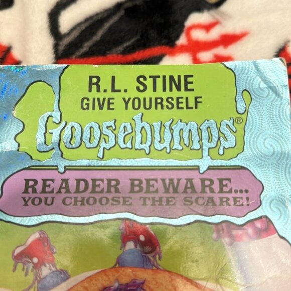 Vintage Goosebumps Book Set - Picture 2 of 10